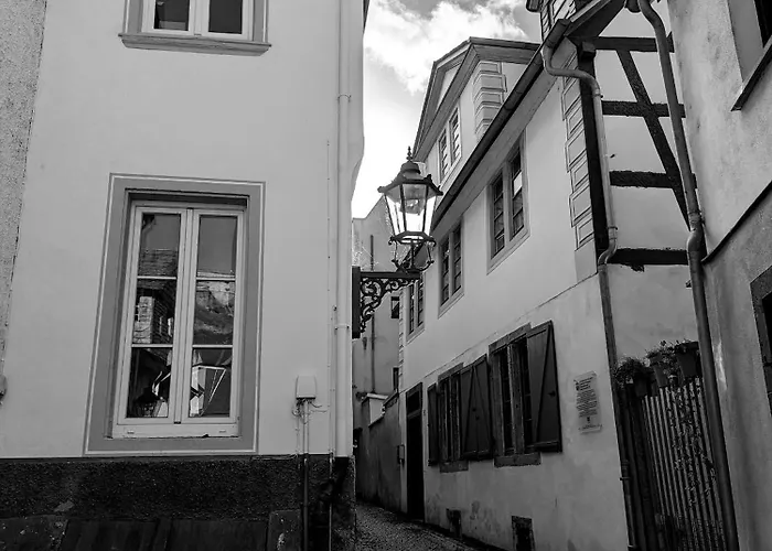 Iii Rhein Charme Gemuetlichkeit, Style & Geschichte Bei Katrin Und Familie Iii Apartman