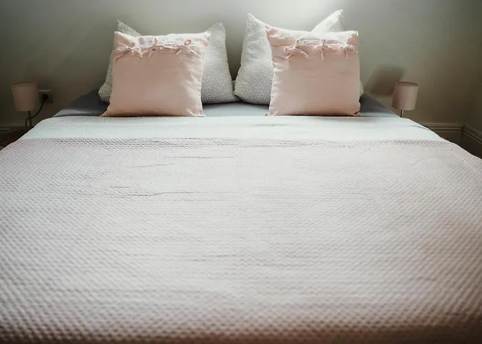 Iii Rhein Charme Gemuetlichkeit, Style & Geschichte Bei Katrin Und Familie Iii Koblenz